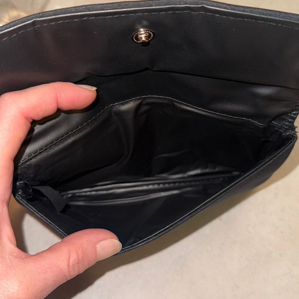 Elegant Black and Gold Clutch Bag - Picture 3 of 3